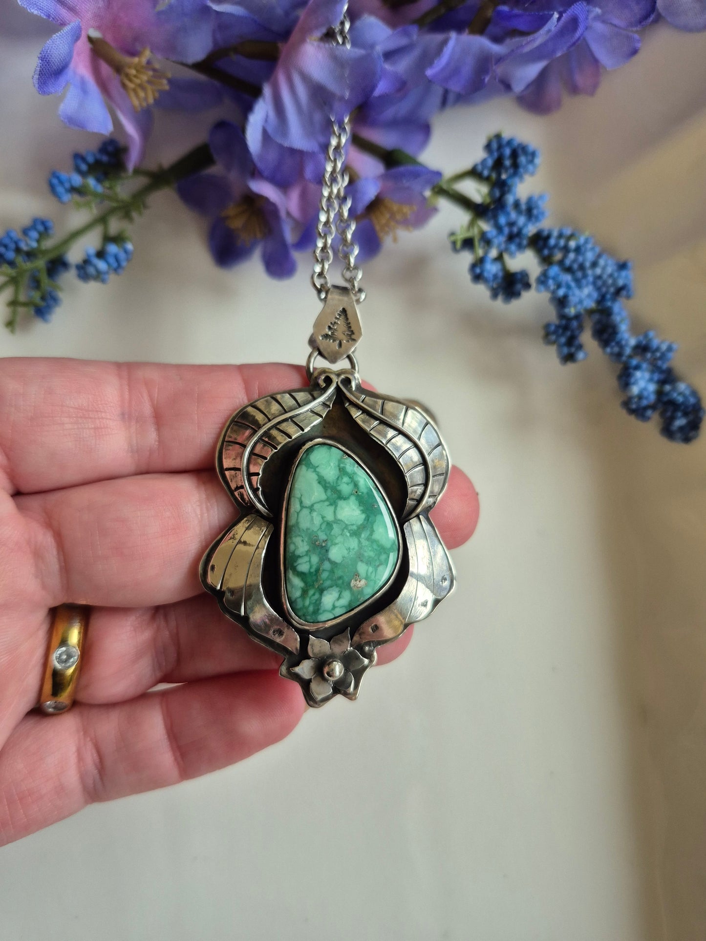 The Broken Arrow Pendant – Variscite & Silver Leaves